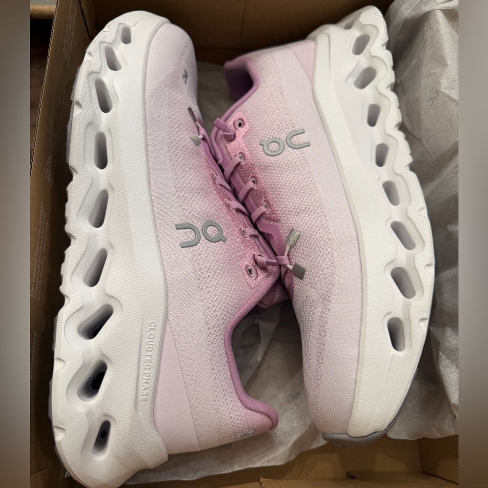 NIB women's On Cloudtilt sneakers in the Ivory/Orchid colorway size 9.5 - Picture 7 of 8